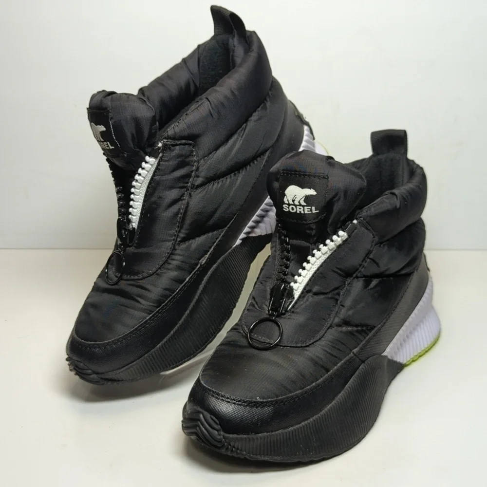 Sorel Out N About III Puffy Zip winter snow boots womans size 6 EU 37